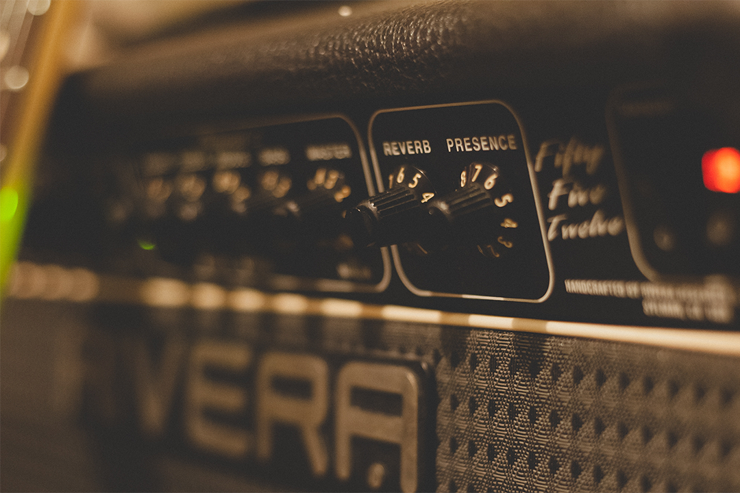 Knobs on a speaker zoomed in